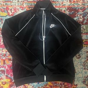 NEVER WORN NIKE MATCHING VELVET SWEAT SUIT